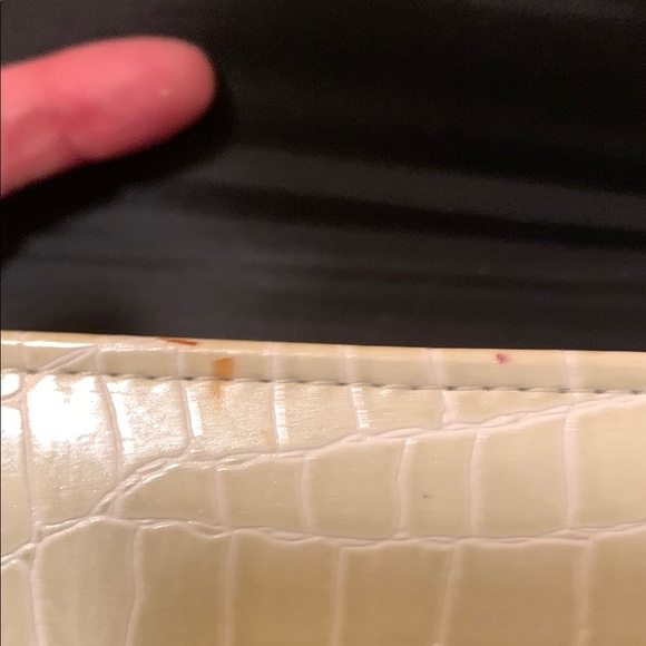 Jeanne Lottie Vintage Cream Mini Bag with Crocodile Texture and Detachable Strap - Picture 12 of 15